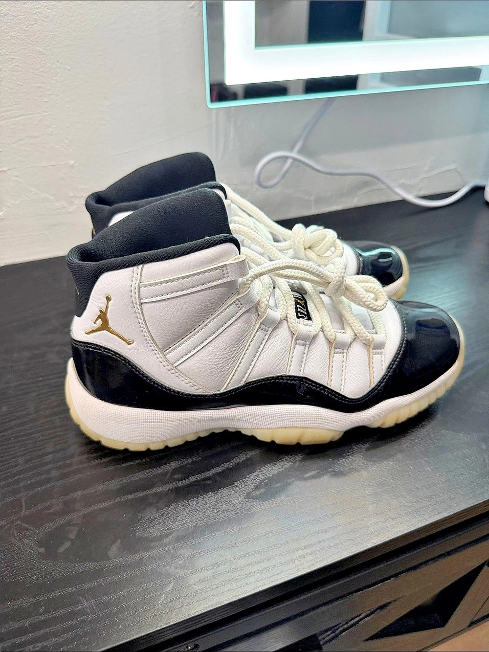 Jordan Air Jordan 11 Retro dmp gratitude Sneakers White & Black US size 6y